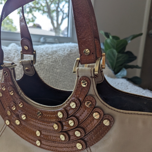 Tory Burch Brewster Tote - Picture 3 of 11